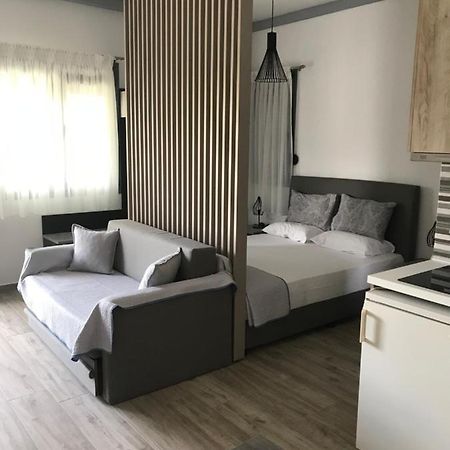 Savvas House Hotel Néosz Marmarász Kültér fotó