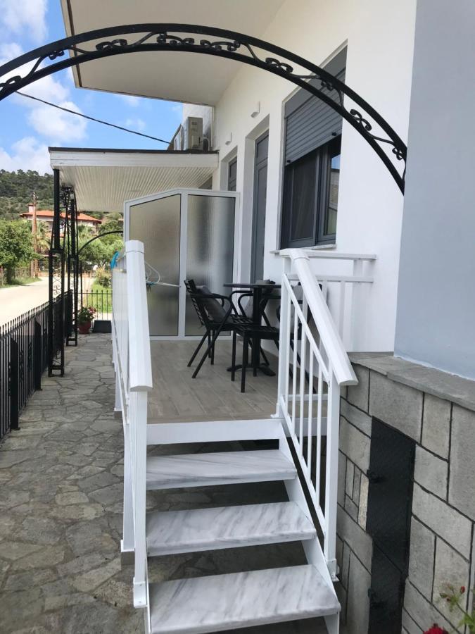 Savvas House Hotel Néosz Marmarász Kültér fotó
